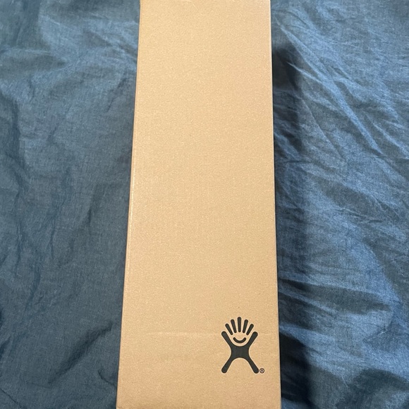 Hydro Flask - 40oz - Special Edition - Picture 4 of 4